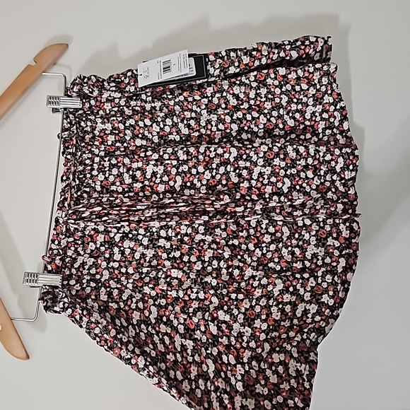 NWT, Volcom floral skirt sz S - Picture 2 of 6